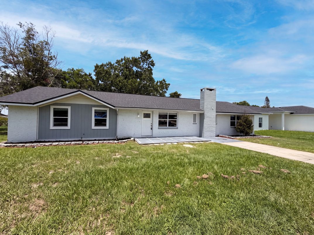 Photo 21 of 24 of 1044 E Lombardy Dr, Deltona, FL