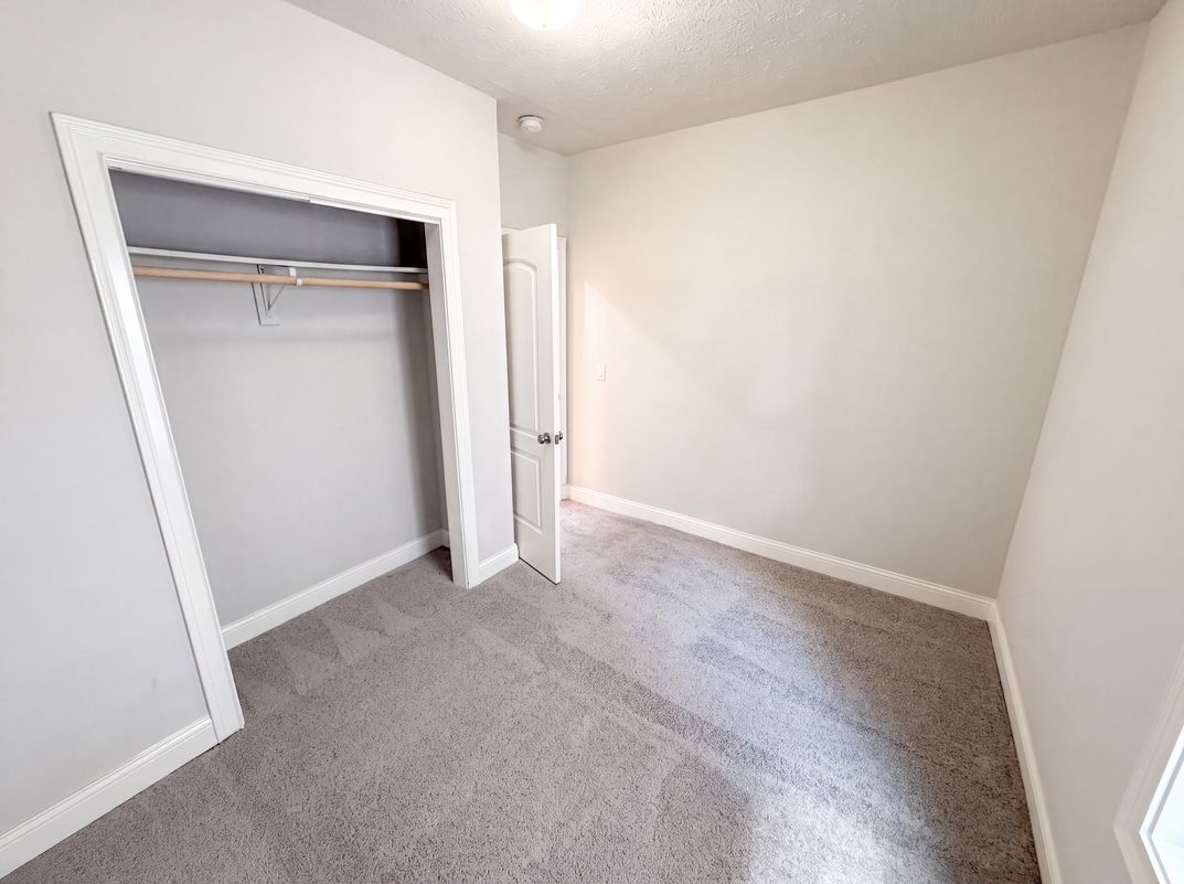 Photo 8 of 21 of 2615 Boulevard Pl, Indianapolis, IN
