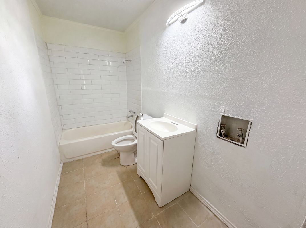 Photo 13 of 16 of 2210 Ben Hur St, Dallas, TX