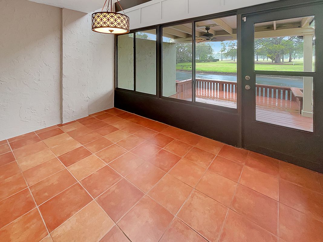 Photo 16 of 27 of 13516 Palmwood Ln, Tampa, FL