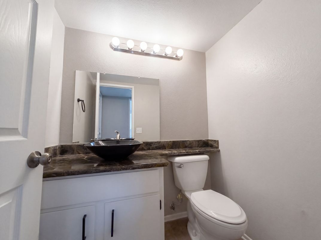 Photo 15 of 22 of 39676 Ridgedale Dr, Murrieta, CA