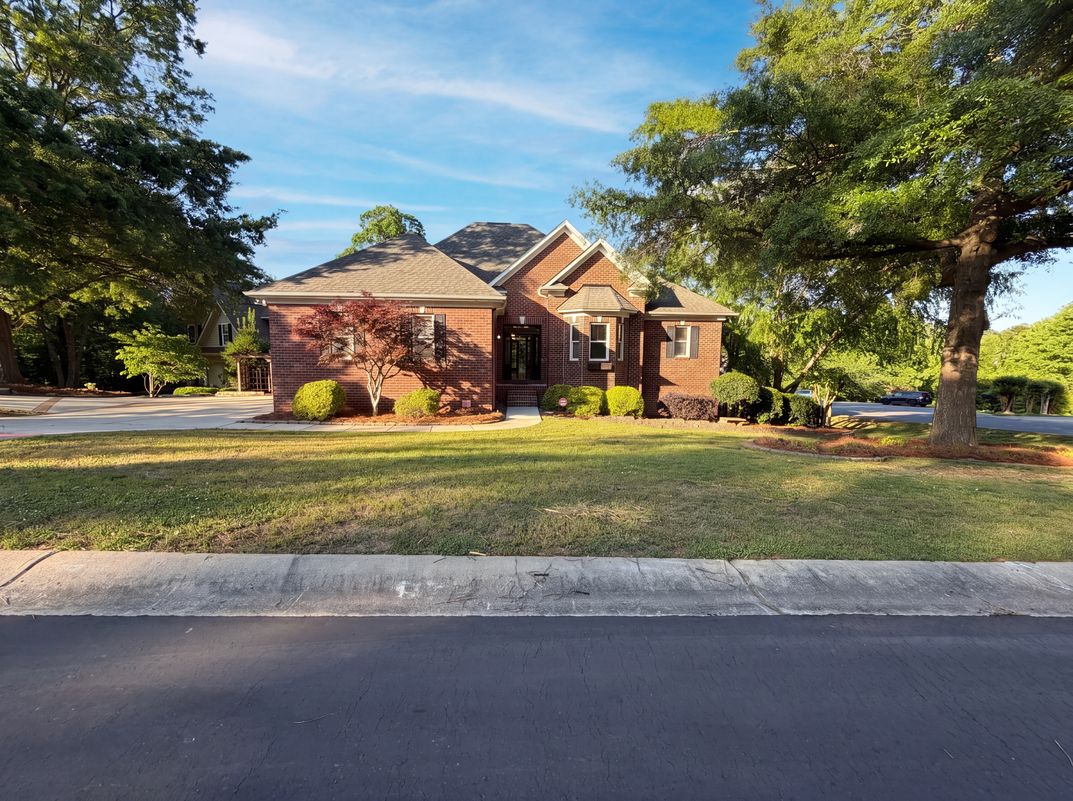 Property photo 1 of 142 Canterbury Xing