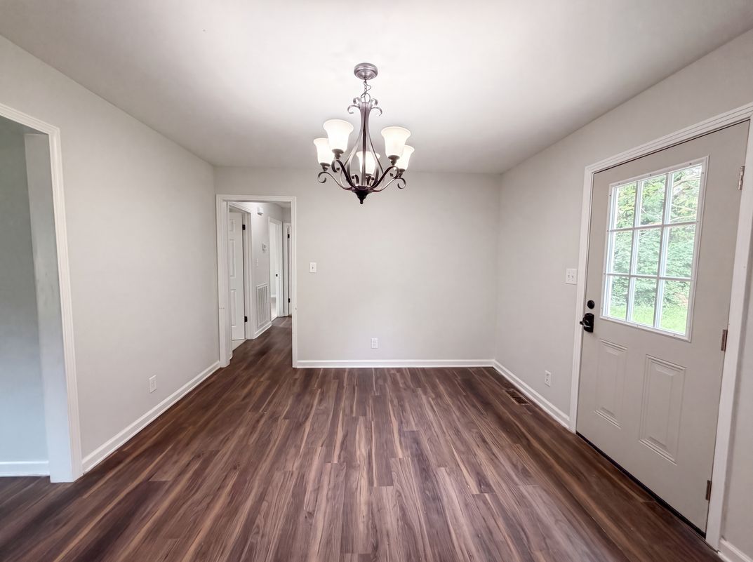 Photo 8 of 18 of 330 Harold Dr, Clarksville, TN