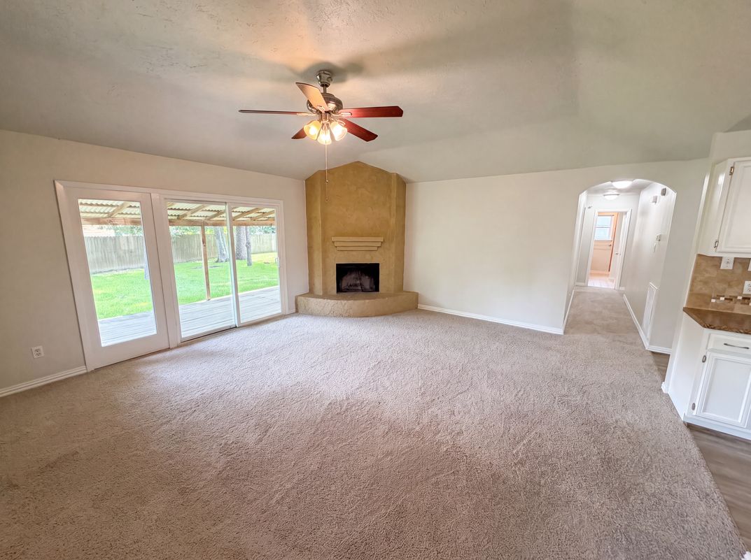 Photo 10 of 19 of 17014 Fid Ct, Crosby, TX