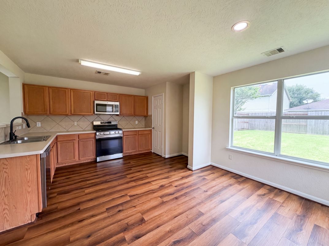Property photo 2 of 2627 Skyview Trace Ct