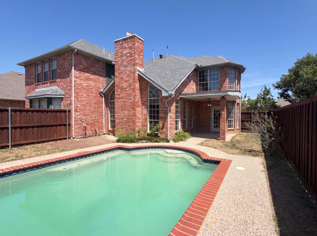 Photo 5 of 22 of 3606 Fairlands Dr, Richardson, TX