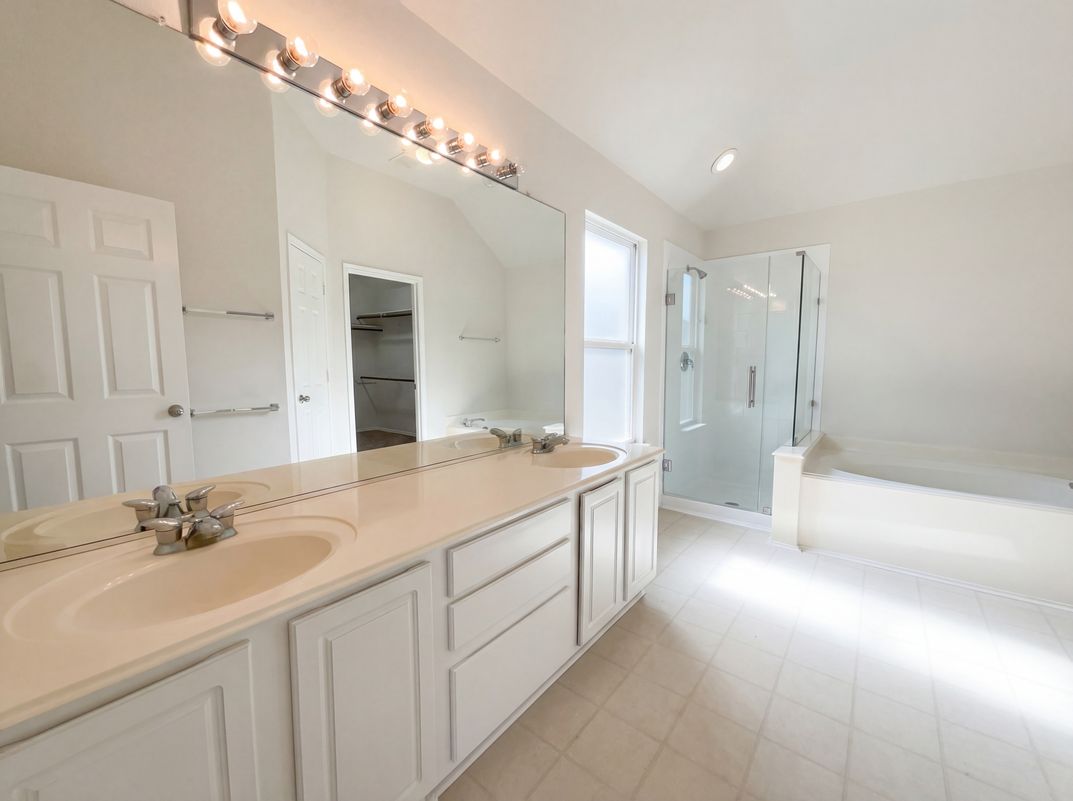 Photo 20 of 22 of 11919 Leaf Oak Dr, Houston, TX