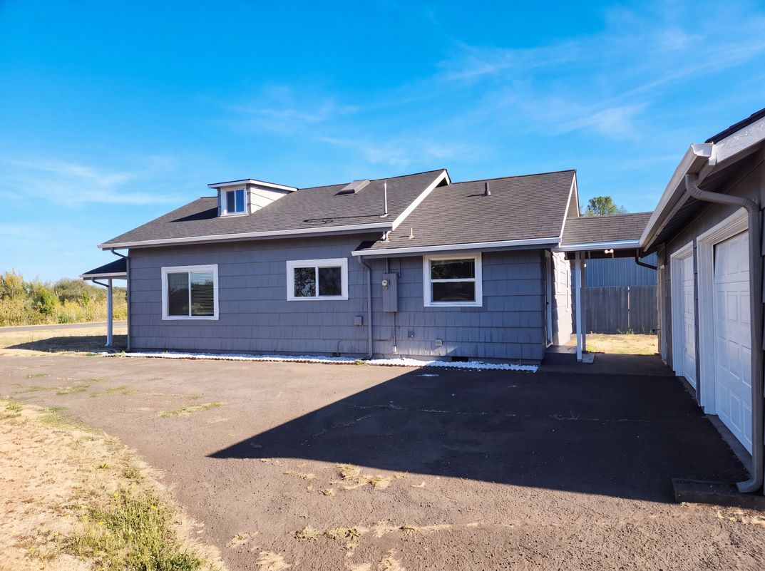 Photo 20 of 22 of 93291 Prairie Rd, Junction City, OR