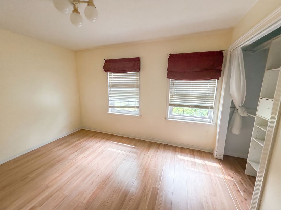 Photo 4 of 19 of 6536 Mountview Ct, Brighton, MI
