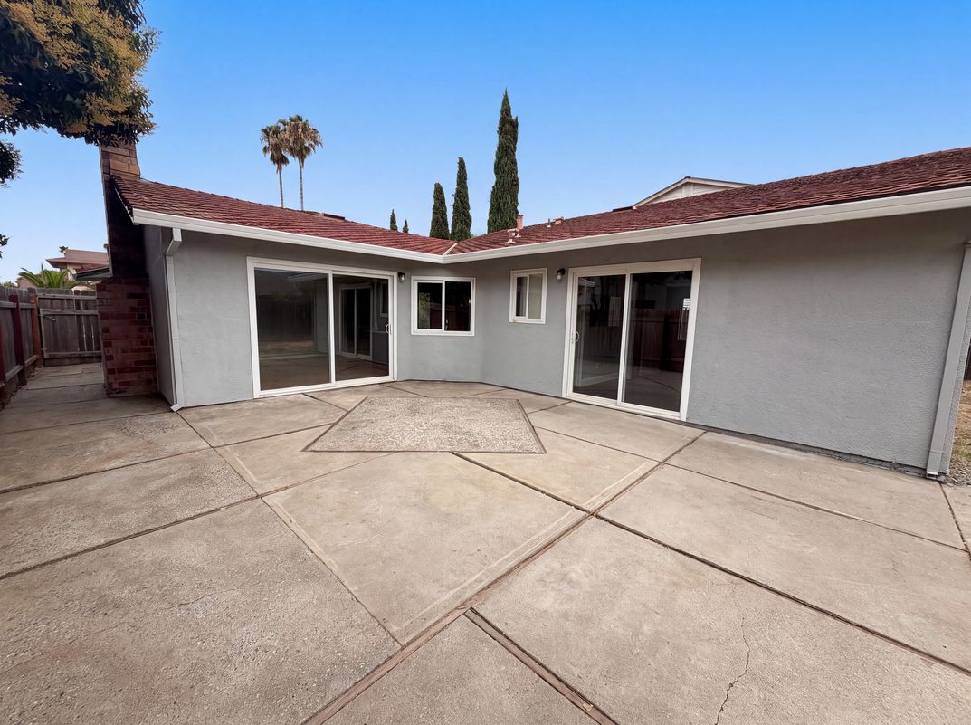 Photo 6 of 25 of 7804 McClintock Way, Sacramento, CA
