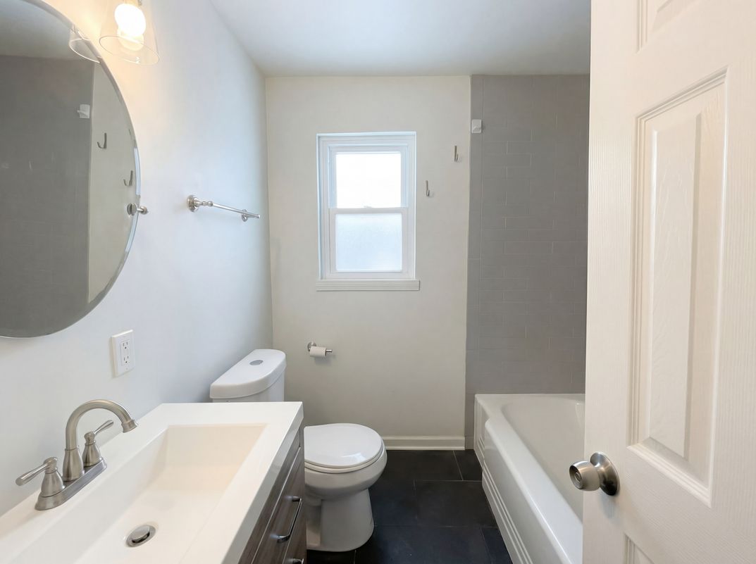 Photo 6 of 17 of 715 E 72nd Ter, Kansas City, MO