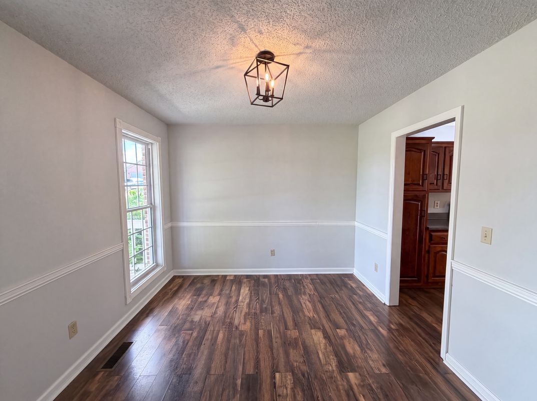Photo 9 of 27 of 518 Glenfield Cir, Maryville, TN