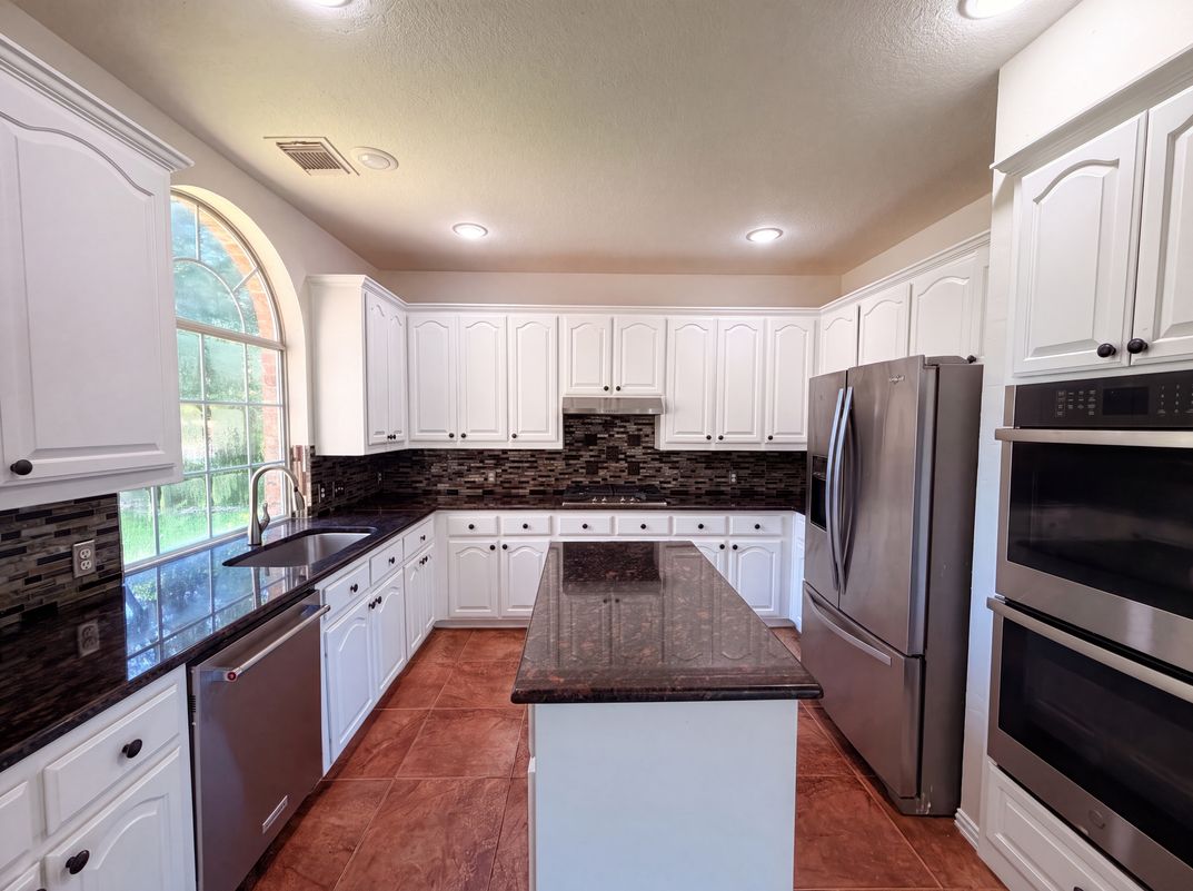 Photo 9 of 22 of 3106 Westshore Dr, Rowlett, TX