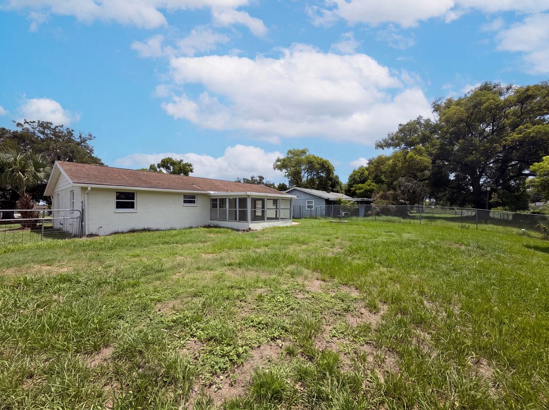 Photo 19 of 22 of 3412 Nixon Rd, Holiday, FL