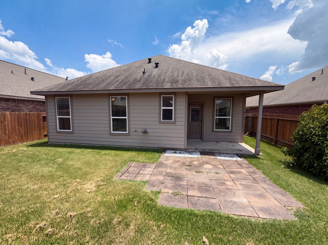 Photo 5 of 15 of 4807 Connor Dr, Baytown, TX