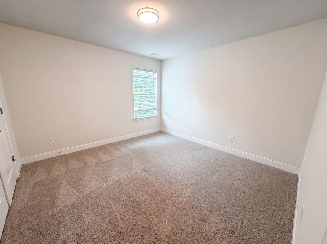 Photo 10 of 19 of 2627 Glenbrook Ln, Conyers, GA