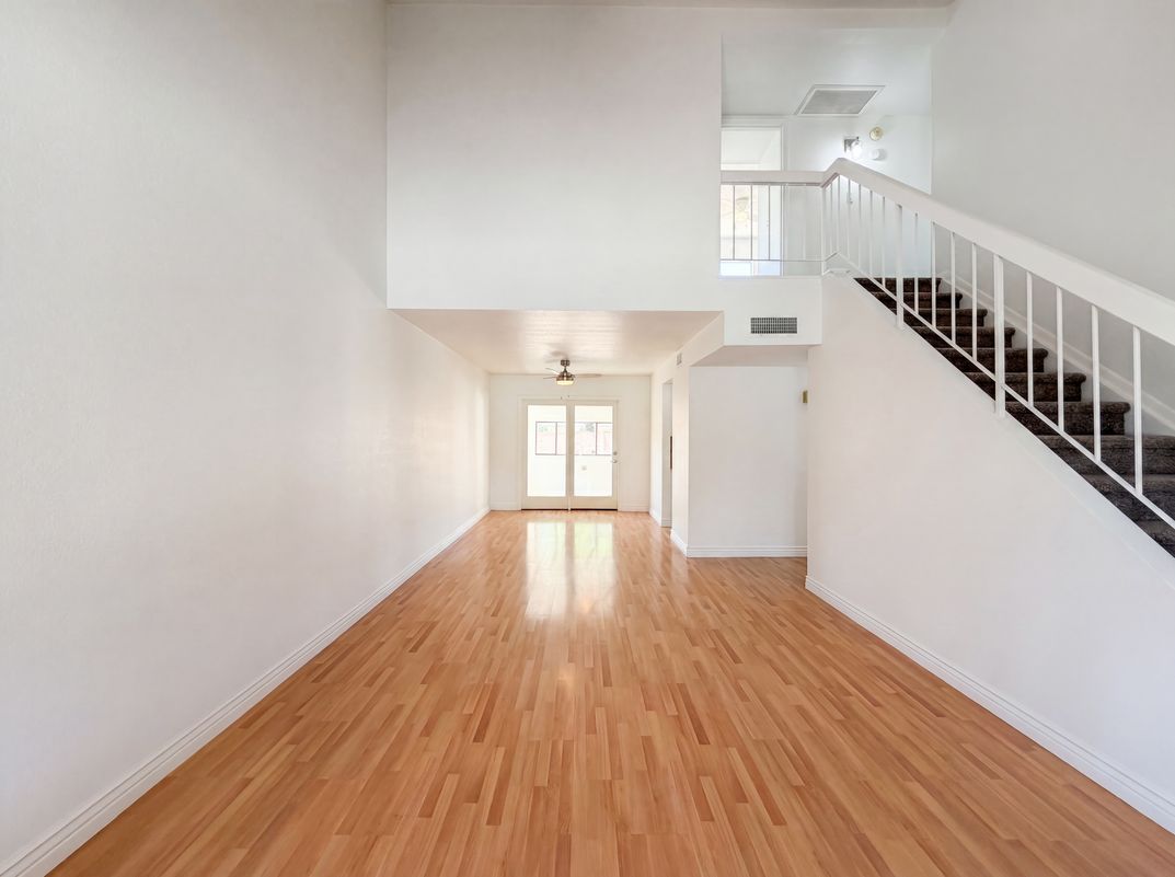 Property photo 3 of 4260 E Vineyard Rd