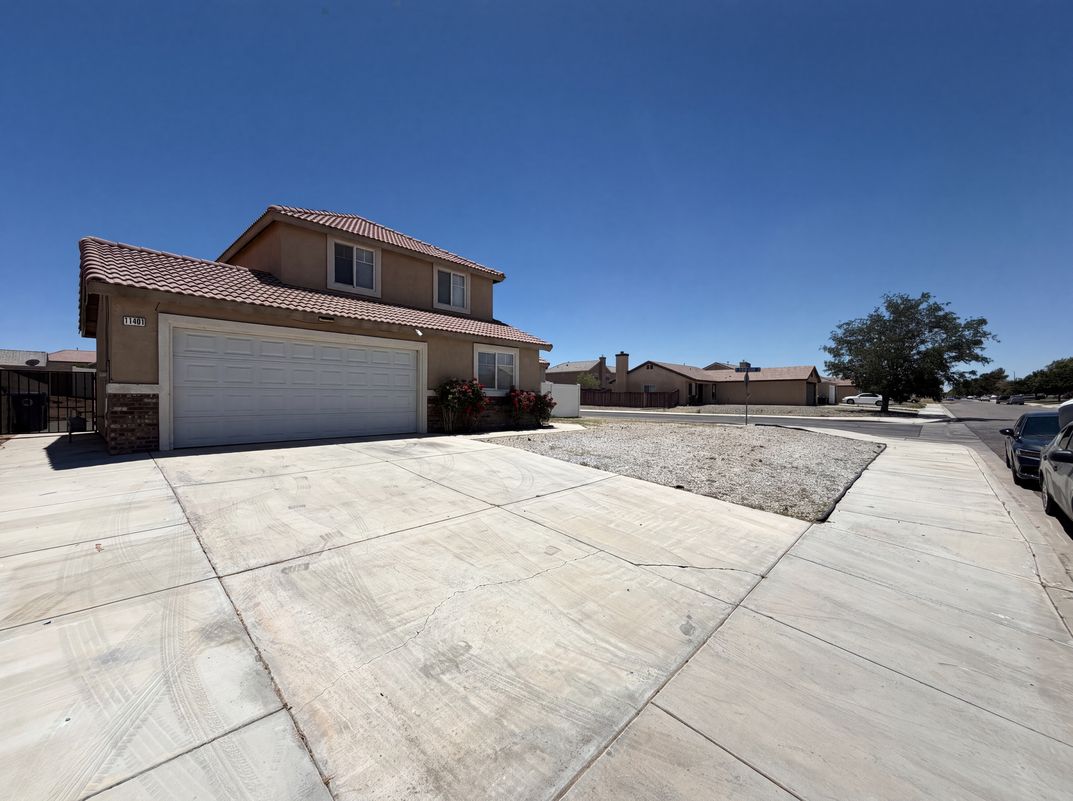 Photo 33 of 36 of 11401 Villa St, Adelanto, CA