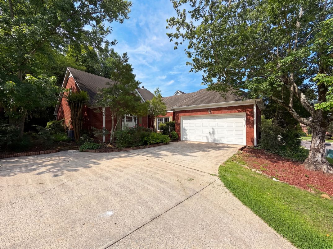 Photo 20 of 24 of 1900 Stone Brook Ln, Birmingham, AL
