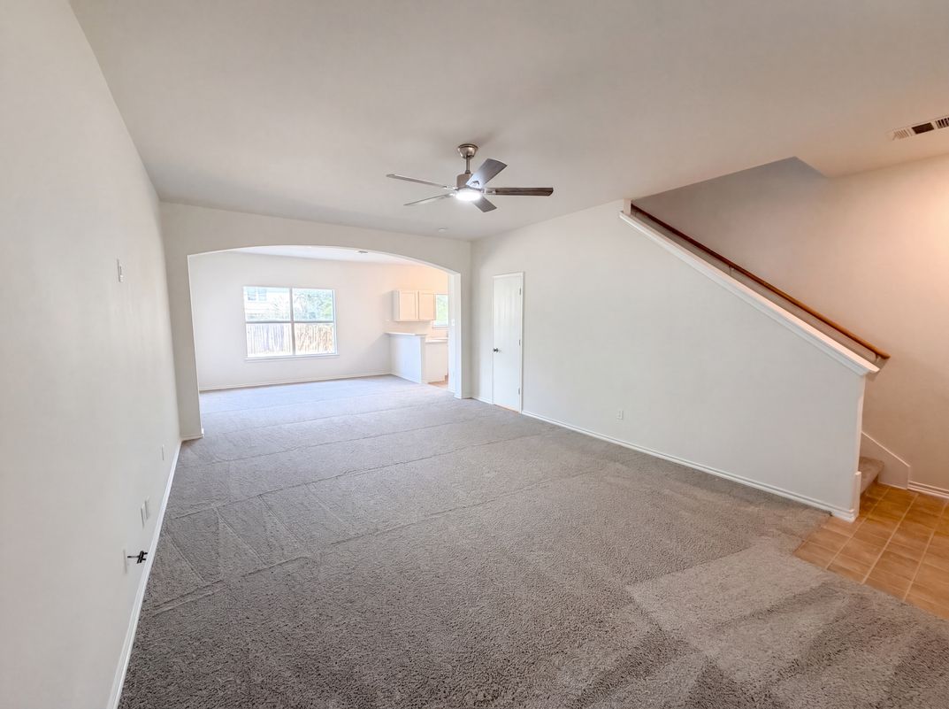 Photo 3 of 20 of 710 Encanto Dr, Leander, TX