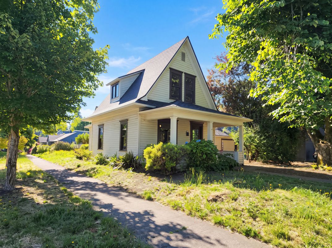 Photo 26 of 29 of 1011 Almaden St, Eugene, OR