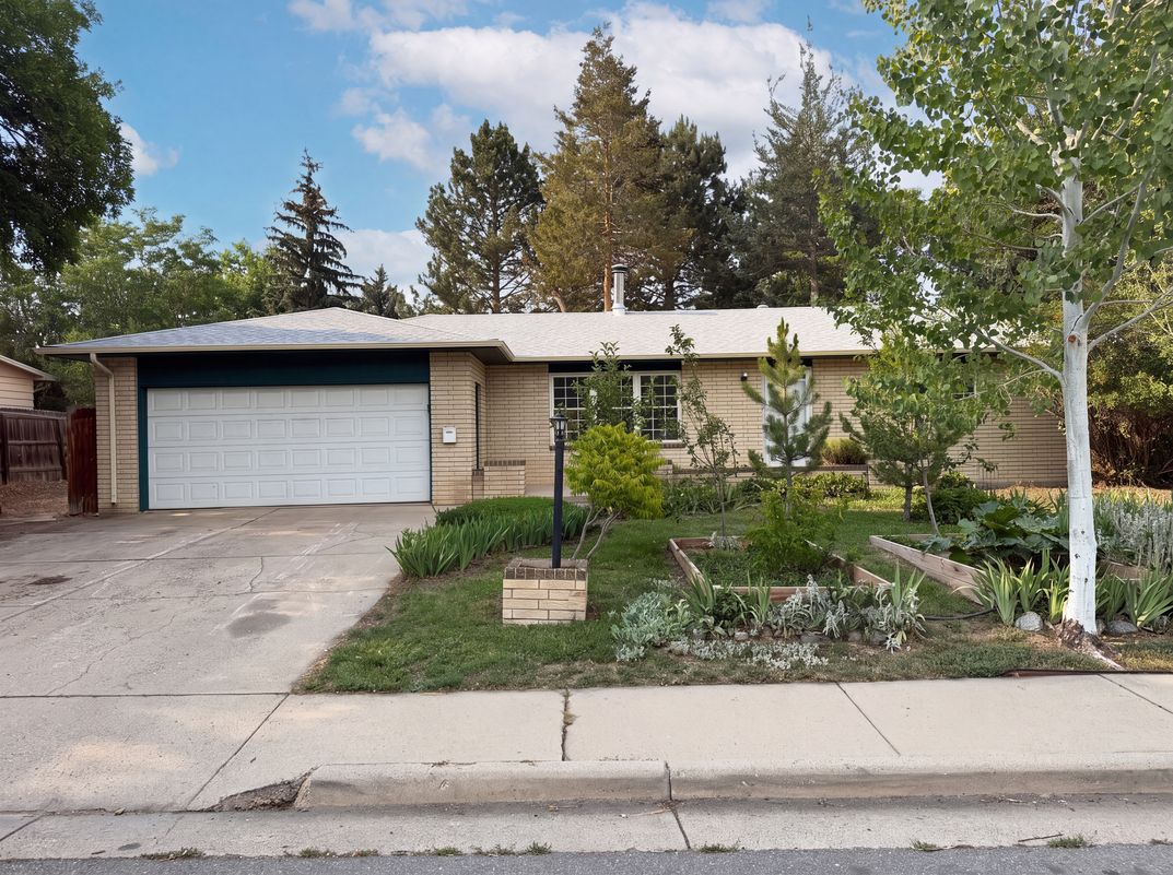 Property photo 1 of 1307 Redwood Dr
