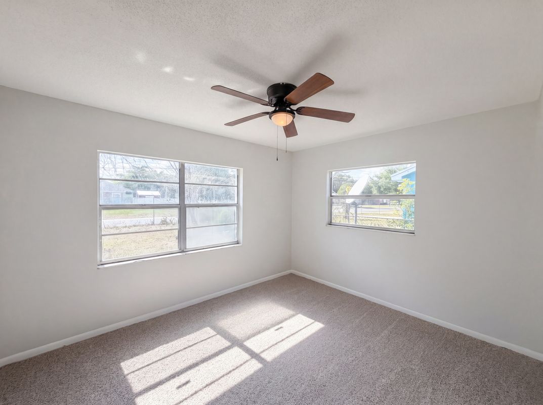 Photo 11 of 18 of 1100 Carefree Cove Dr, Winter Haven, FL
