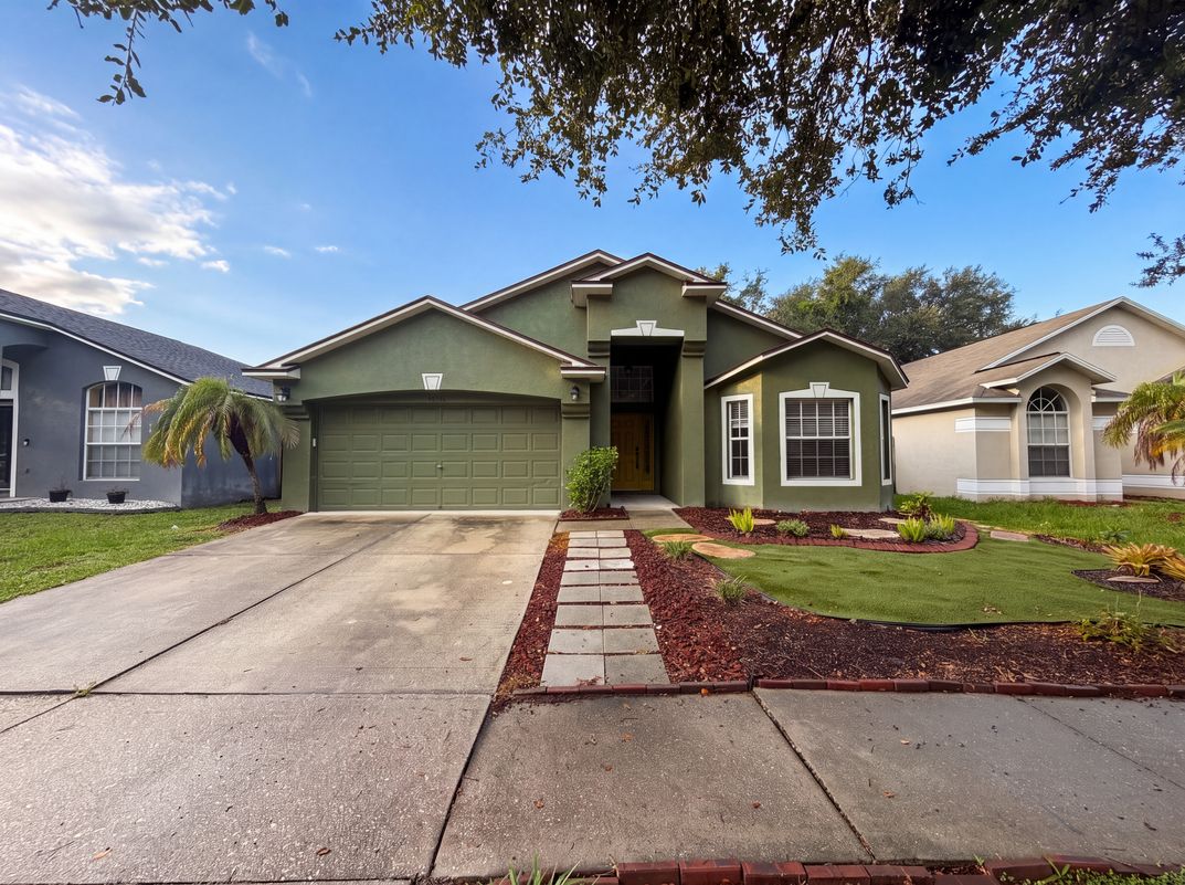 Photo 19 of 22 of 6941 Crown Lake Dr, Gibsonton, FL