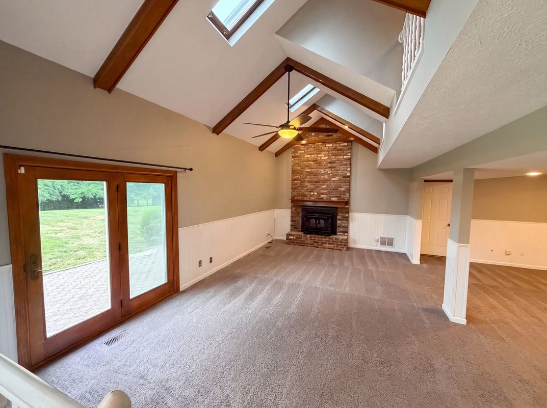 Photo 3 of 23 of 8005 Edgewood Ct, Plainfield, IN