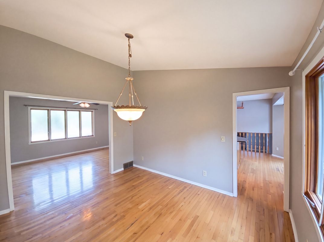 Photo 23 of 79 of 1503 Featherstone Rd, Rockford, IL