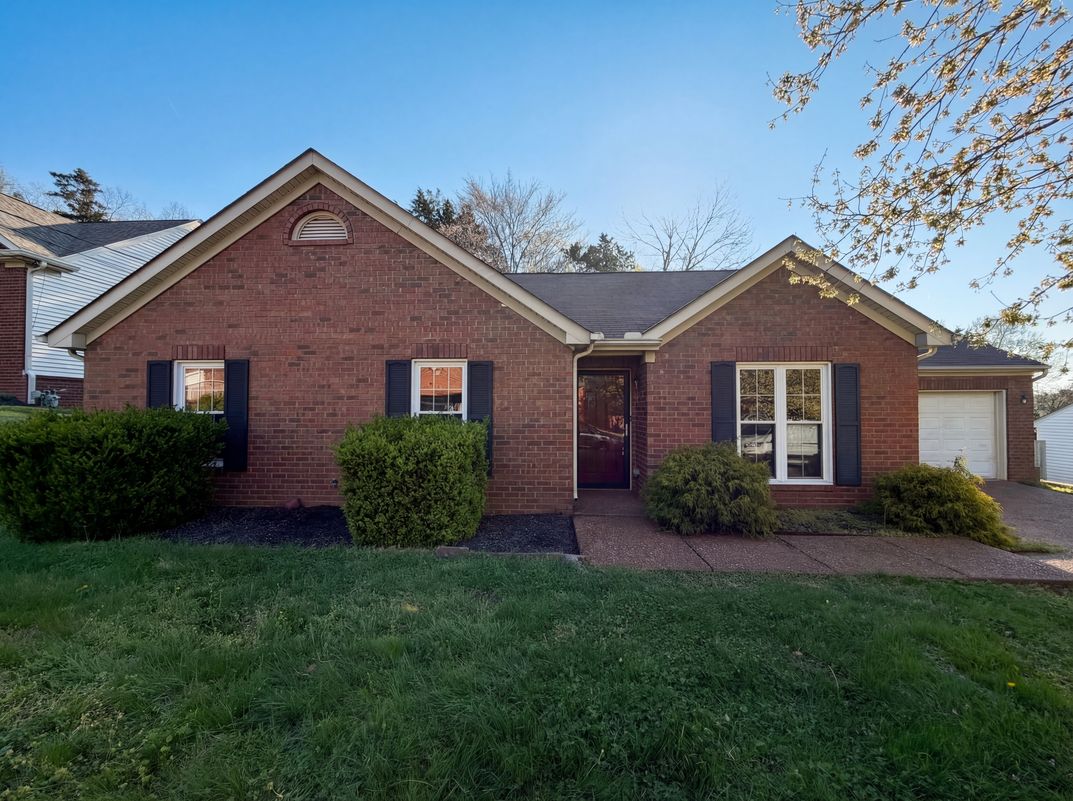 Property photo 1 of 2416 Bayview Dr