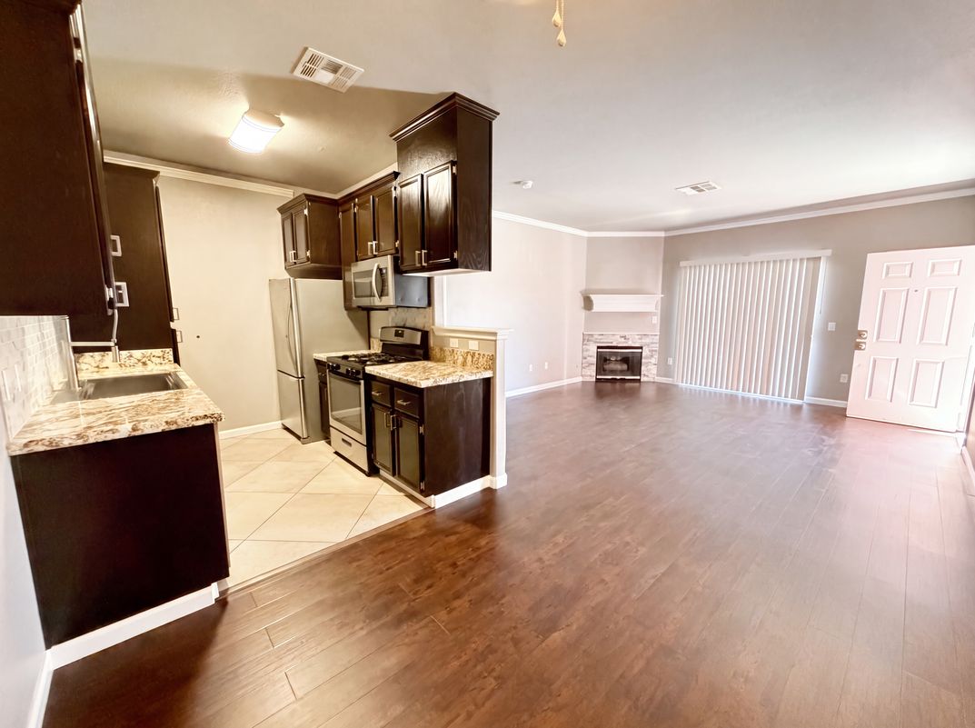 Photo 6 of 28 of 4730 E Craig Rd, Las Vegas, NV