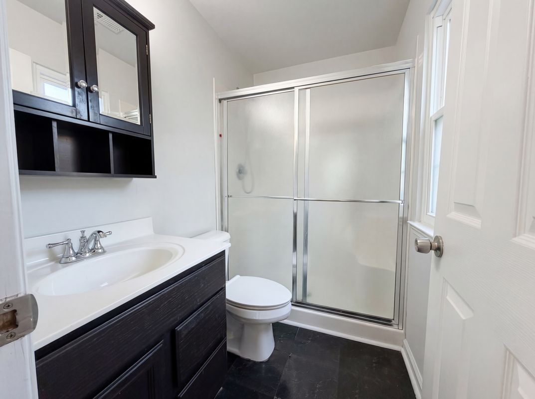 Photo 6 of 18 of 2416 Bayview Dr, Nashville, TN