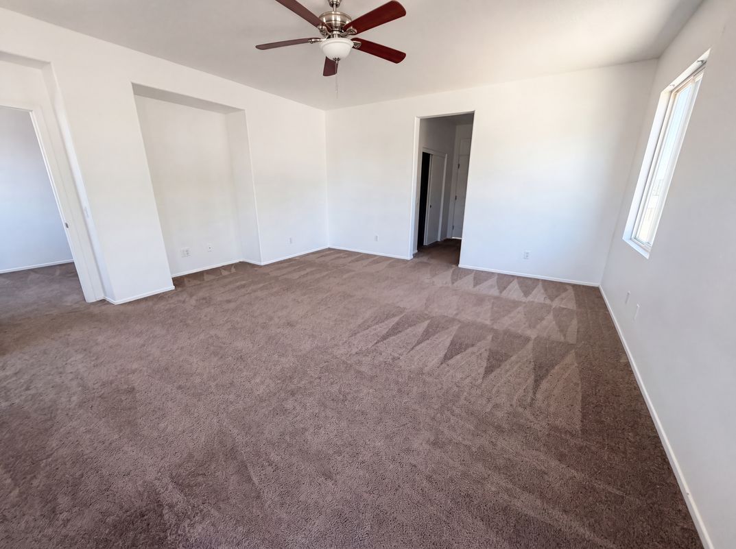 Photo 10 of 28 of 3147 W Lingard St, Lancaster, CA