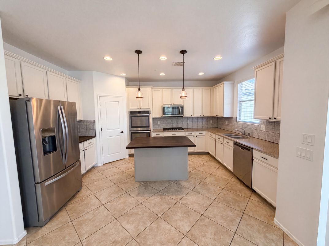 Photo 2 of 38 of 21276 W Berkeley Rd, Buckeye, AZ