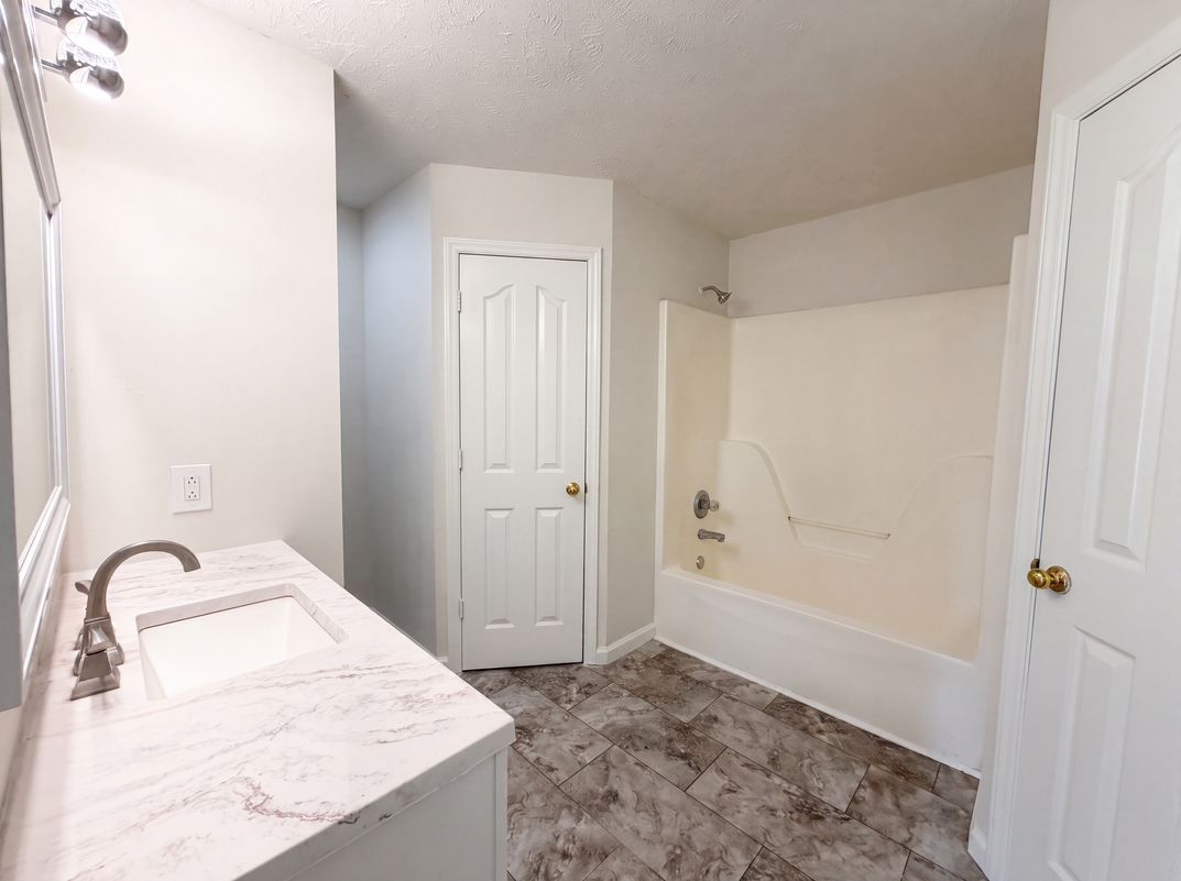 Photo 19 of 28 of 125 Ivanhoe Ct, Murfreesboro, TN