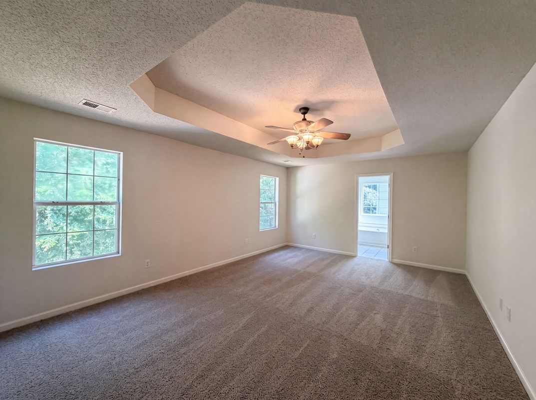 Photo 4 of 29 of 6257 Polar Fox Ct, Riverdale, GA