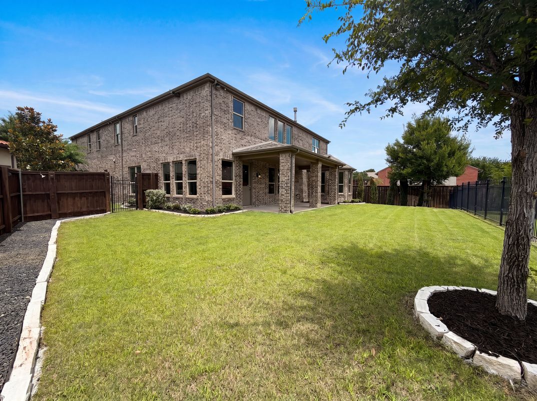 Photo 39 of 42 of 7221 Durand Dr, Irving, TX