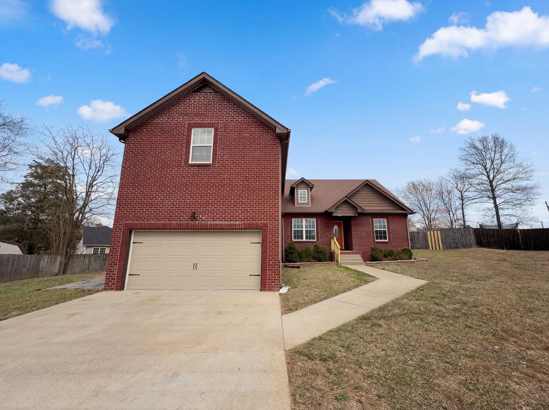 Property photo 1 of 353 Chestnut Grove Ct