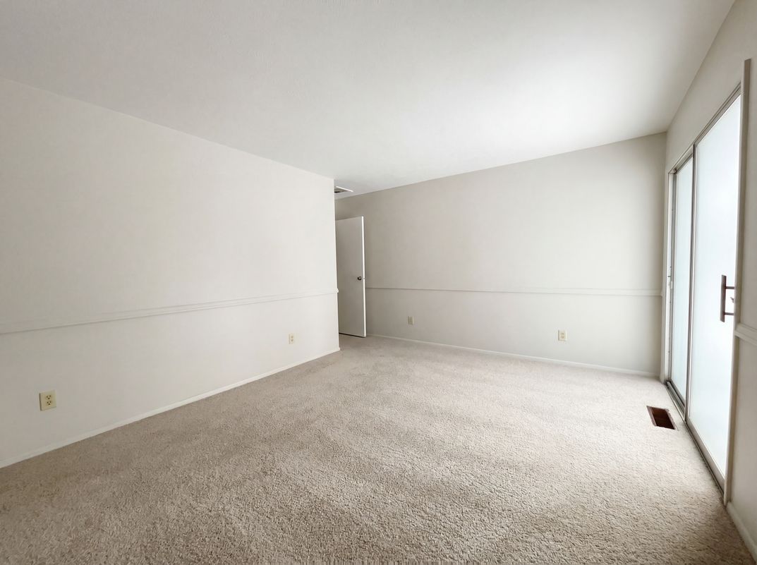Photo 10 of 21 of 5896 Mills Creek Ln, North Ridgeville, OH