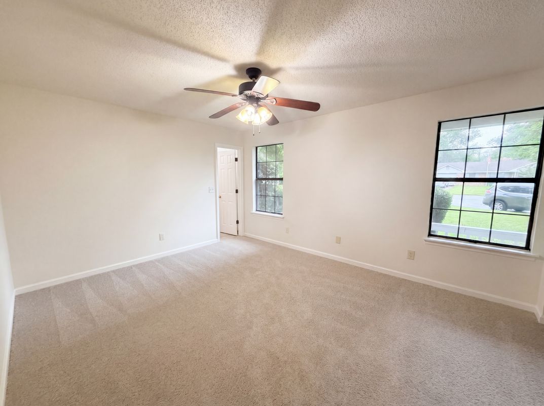 Photo 4 of 17 of 422 Allen Ct, Ladson, SC