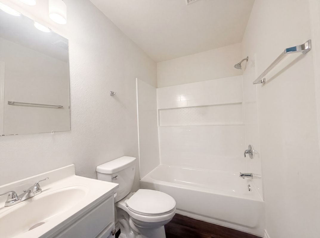 Photo 13 of 15 of 721 Roosevelt Dr, Seguin, TX