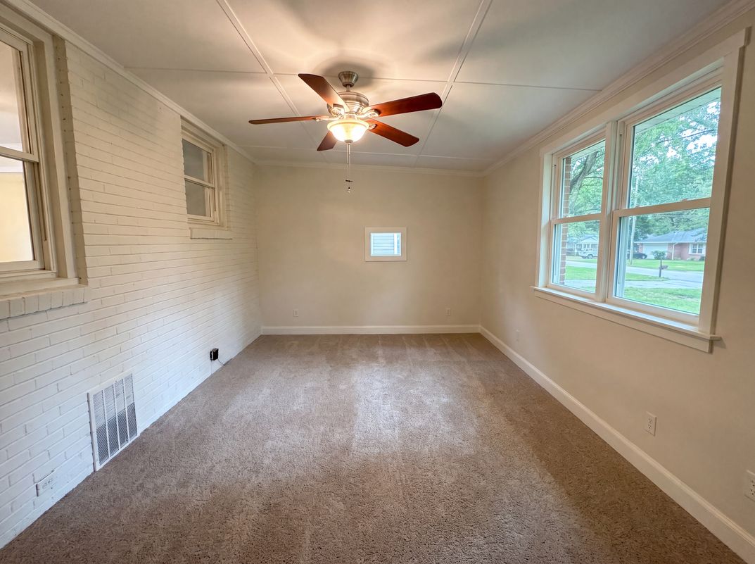 Photo 13 of 23 of 1521 Herrin Ave, Charlotte, NC