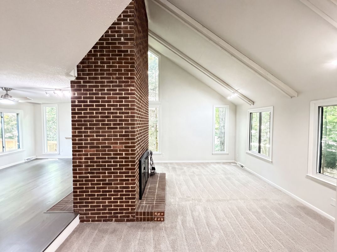 Photo 3 of 26 of 7210 Apple Creek Dr, Mint Hill, NC