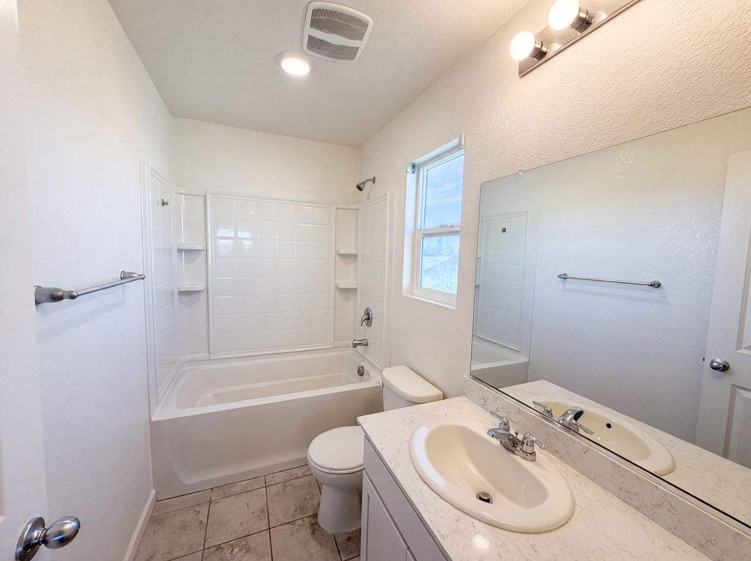 Photo 19 of 27 of 8224 Kossum Way, Elk Grove, CA
