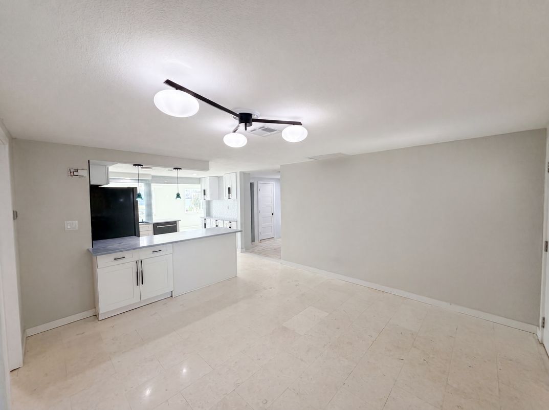 Photo 6 of 30 of 13638 Evelane Dr, Hudson, FL