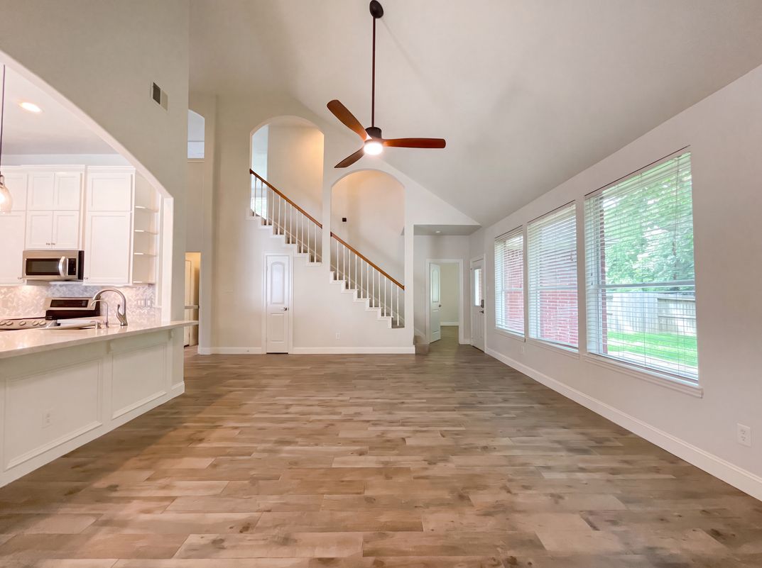 Photo 9 of 20 of 7107 Sweet Violet Trl, Humble, TX