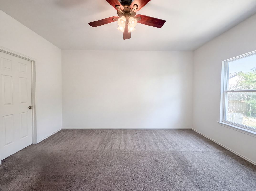 Photo 4 of 19 of 7712 Redbrush, Temple, TX