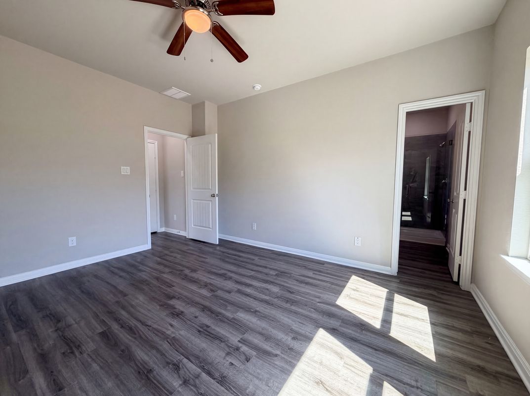 Photo 4 of 20 of 222 Spruce Lake Rd, Huffman, TX