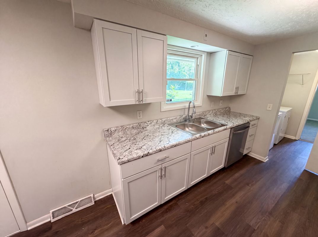 Photo 7 of 19 of 2434 W 67th St, Indianapolis, IN